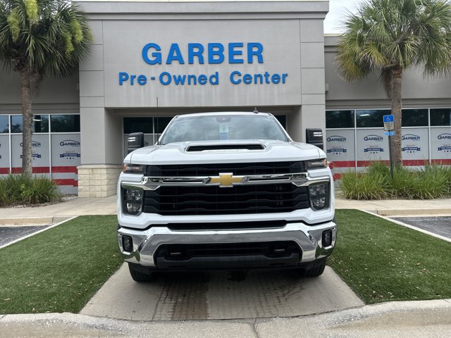 Used 2025 Chevrolet Silverado 2500 LT w/ Convenience Package AWD/4WD image 13