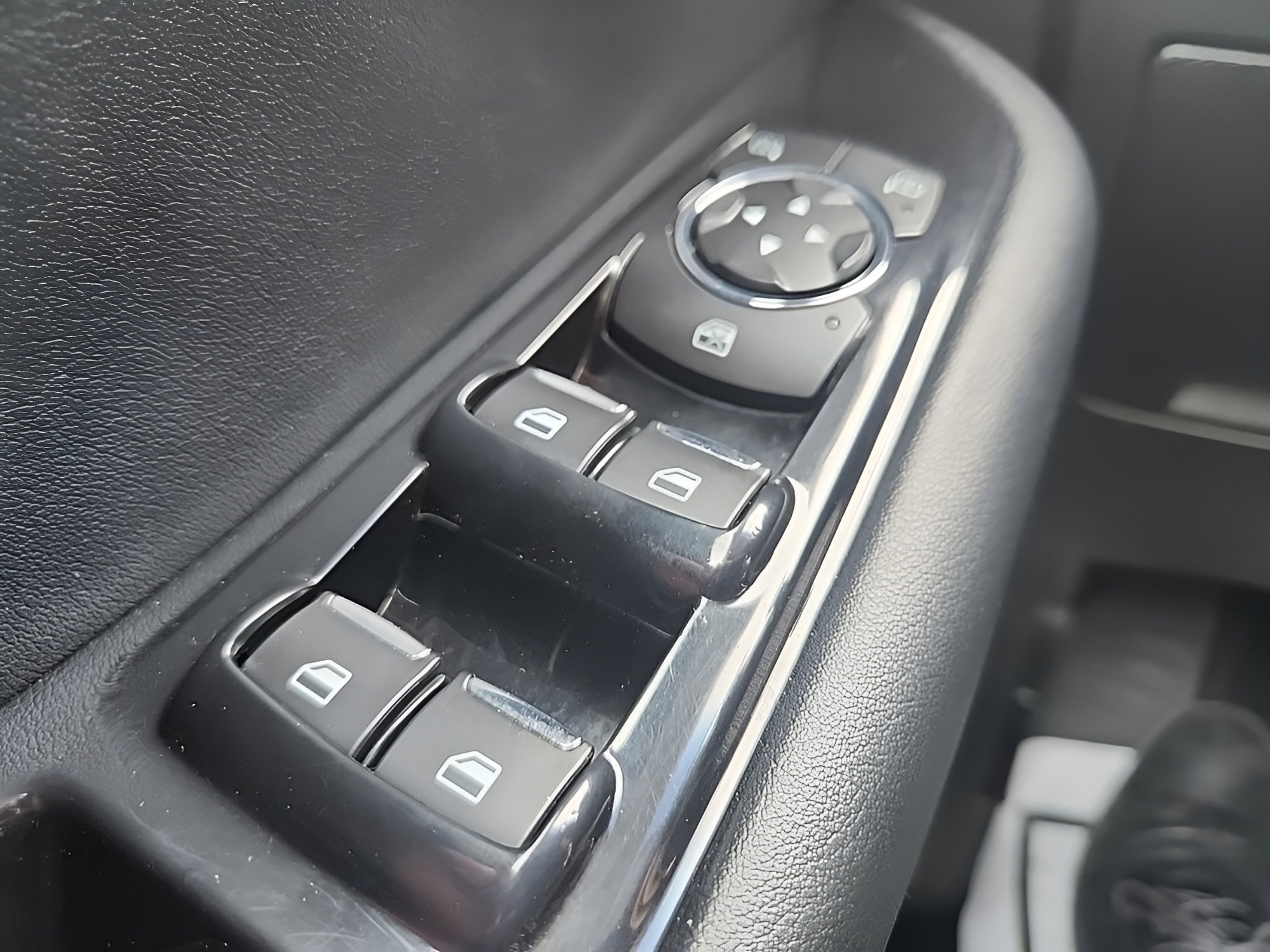 Certified 2020 Ford Edge SEL image 12