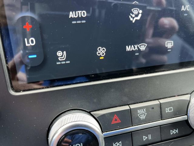 Certified 2024 Ford Edge Titanium image 38