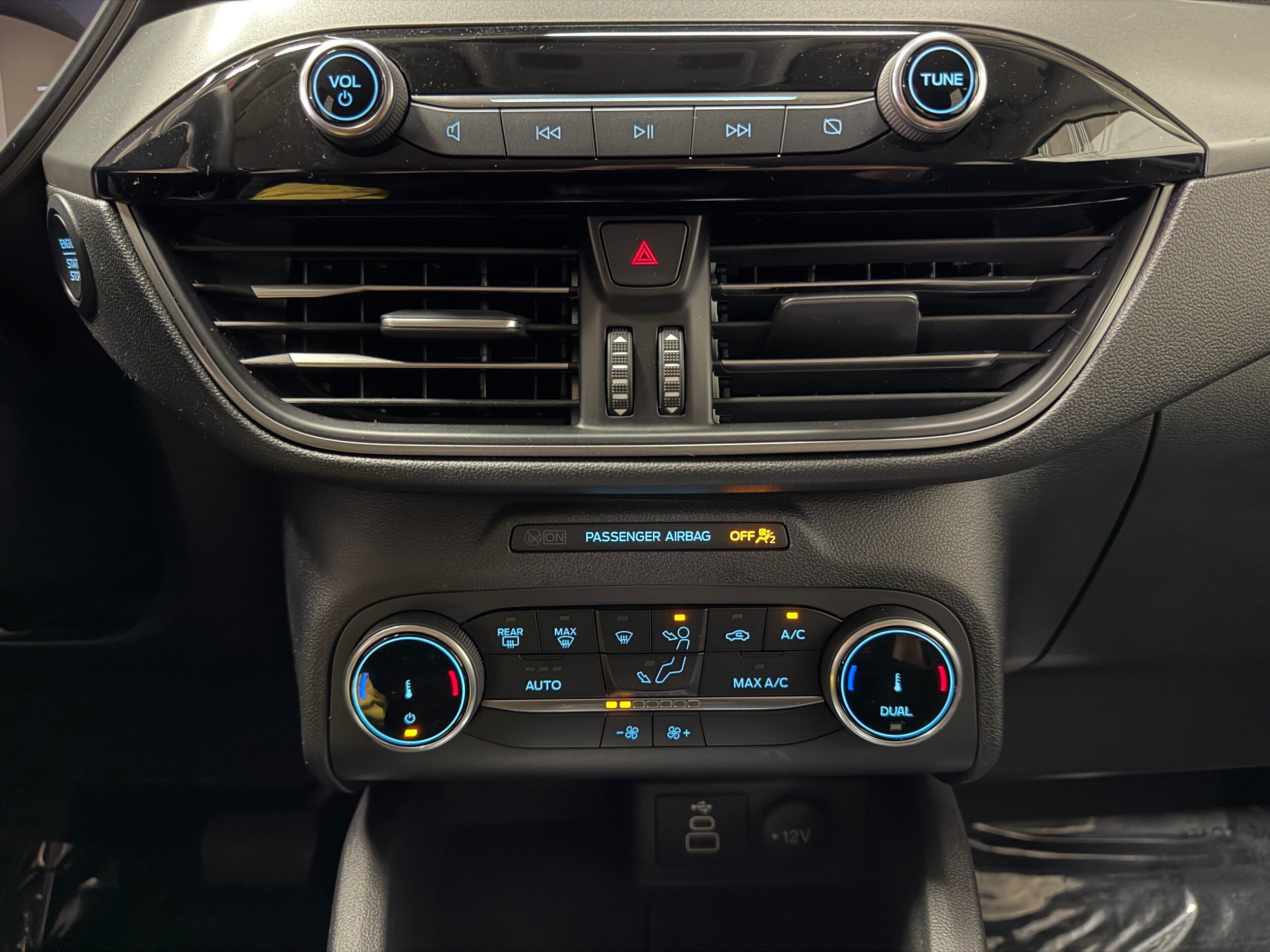 Certified 2025 Ford Escape Active AWD/4WD image 24