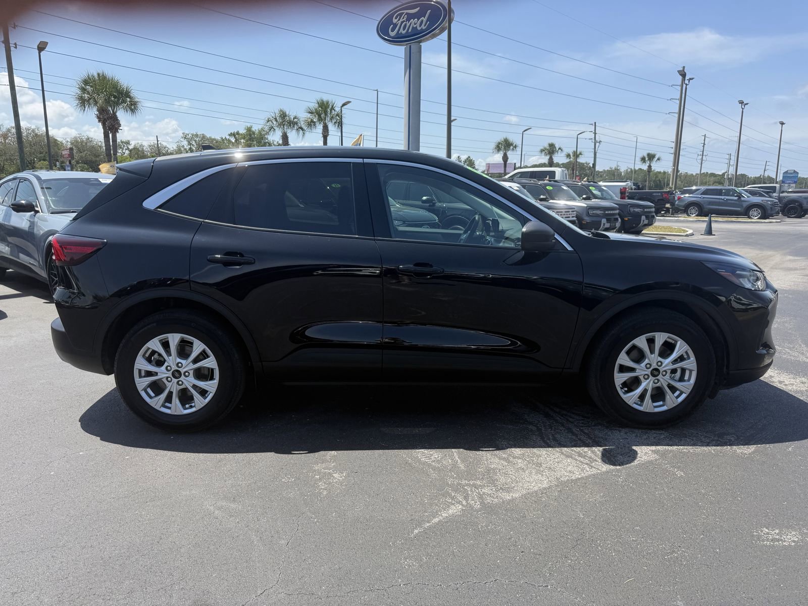 Certified 2024 Ford Escape Active FWD image 2