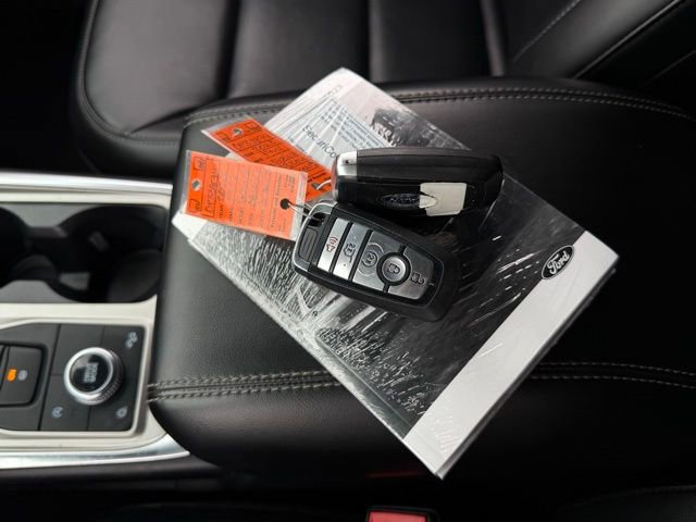 Certified 2023 Ford Explorer XLT w/ Equipment Group 202A image 5