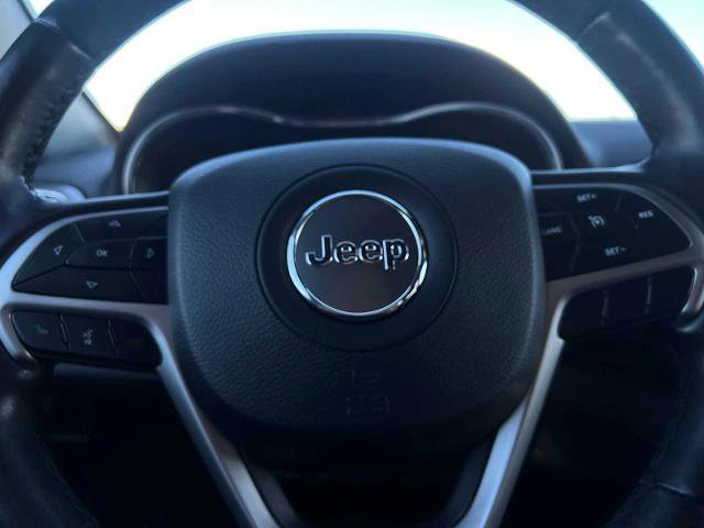 Used 2021 Jeep Grand Cherokee Laredo X image 17