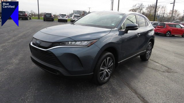 Used 2022 Toyota Venza LE image 1