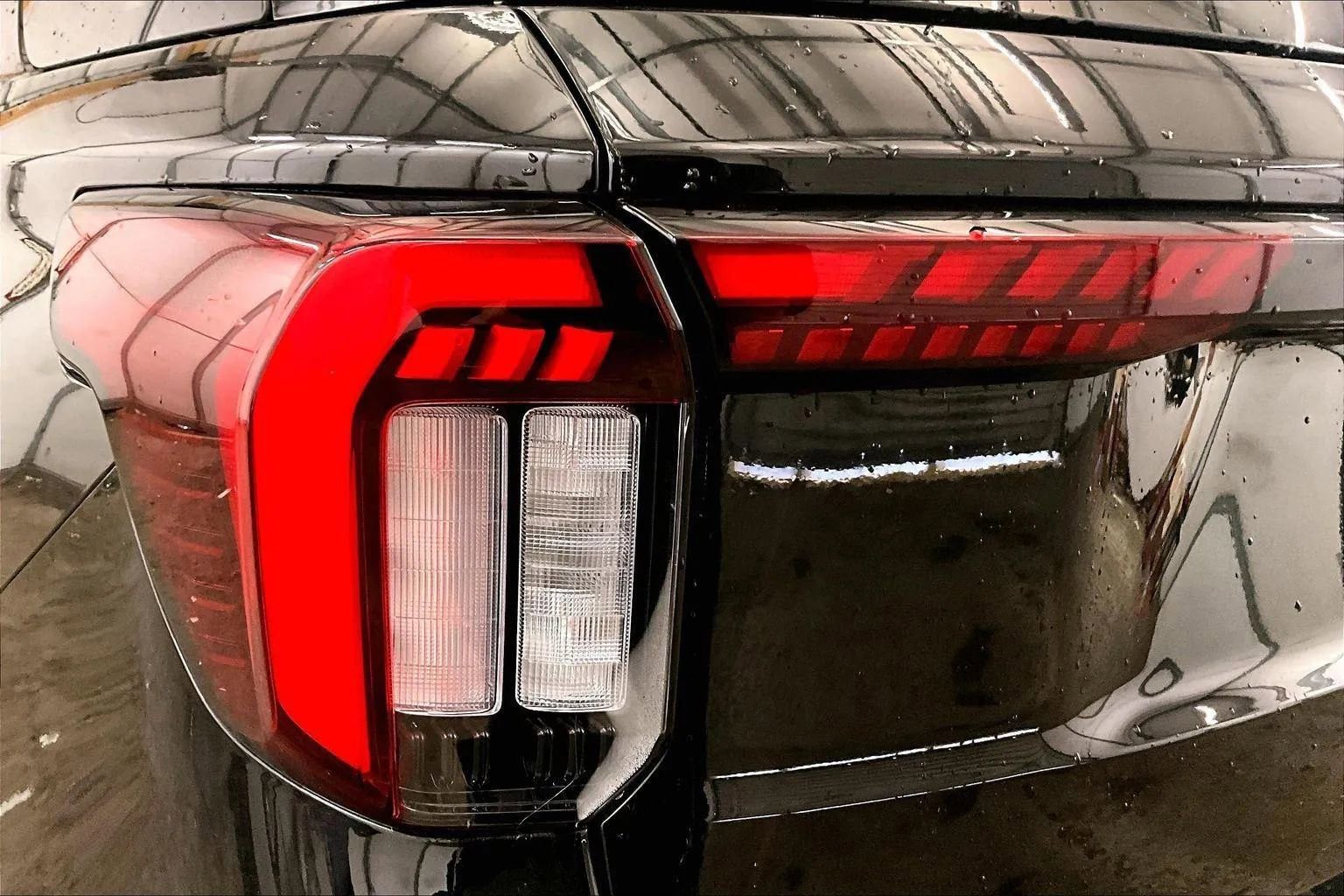 Certified 2025 Ford Explorer ST w/ Sun And Sound Package image 29