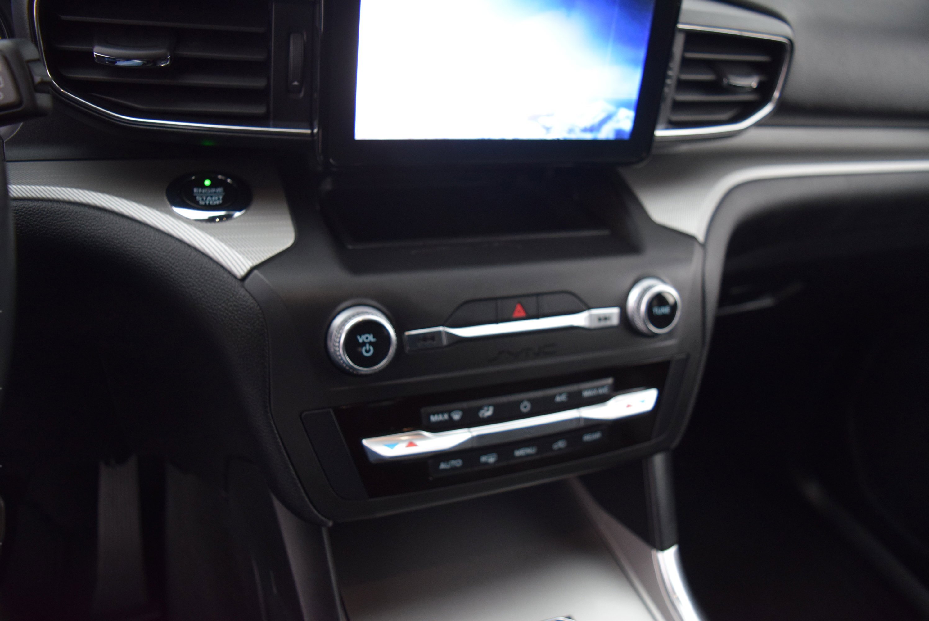 Certified 2020 Ford Explorer XLT w/ Equipment Group 202A image 16