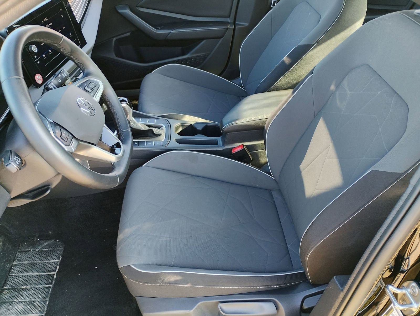 Used 2025 Volkswagen Jetta Sport image 5