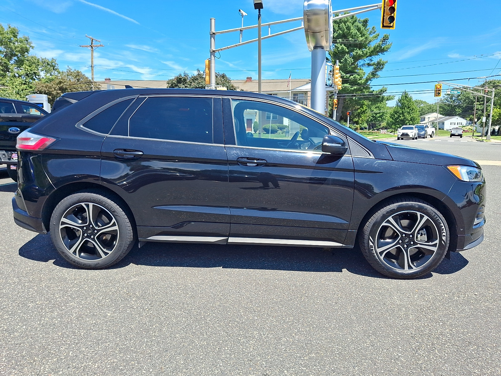Certified 2019 Ford Edge ST w/ Equipment Group 401A AWD/4WD image 12