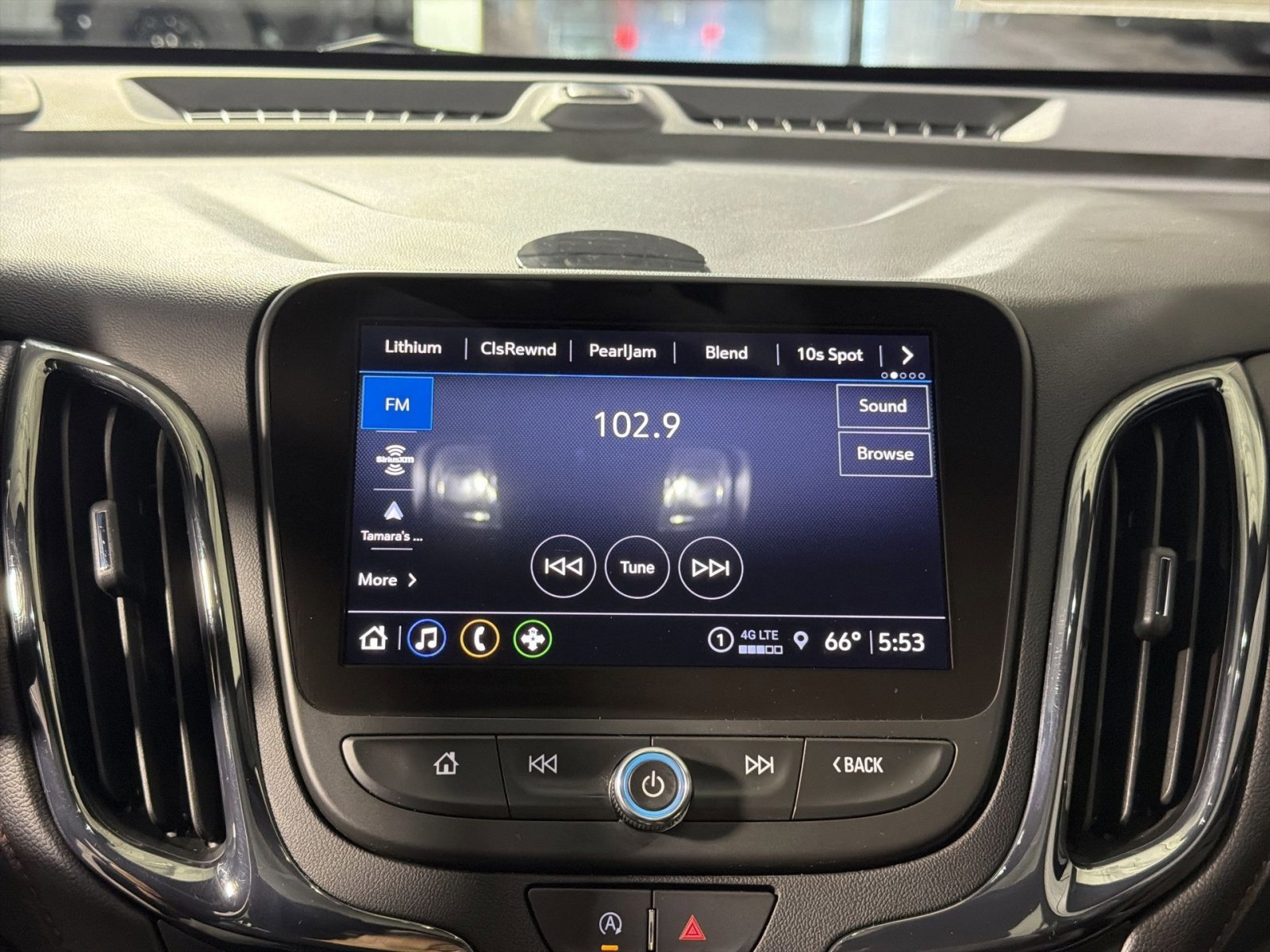 Used 2024 Chevrolet Equinox RS image 39