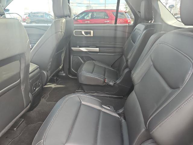 Certified 2023 Ford Explorer XLT w/ Equipment Group 202A image 5