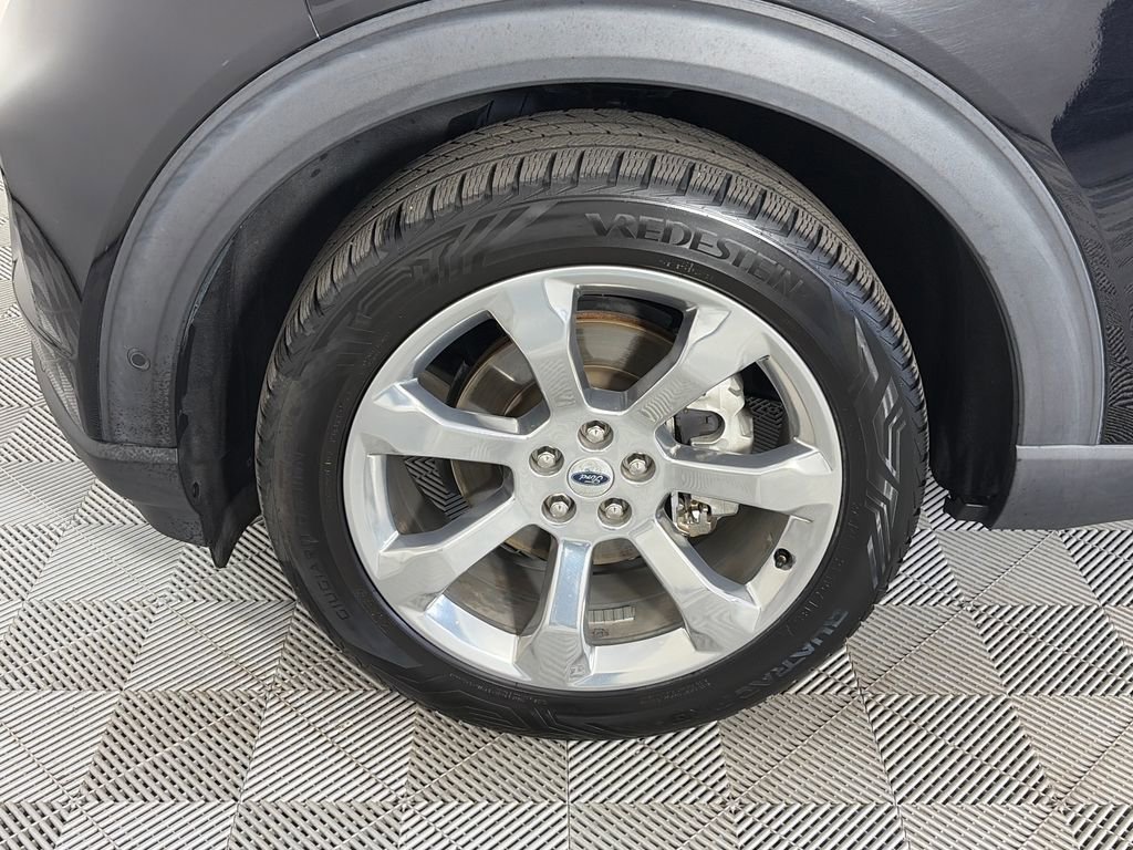 Certified 2020 Ford Explorer Platinum w/ Premium Technology Package AWD/4WD image 8