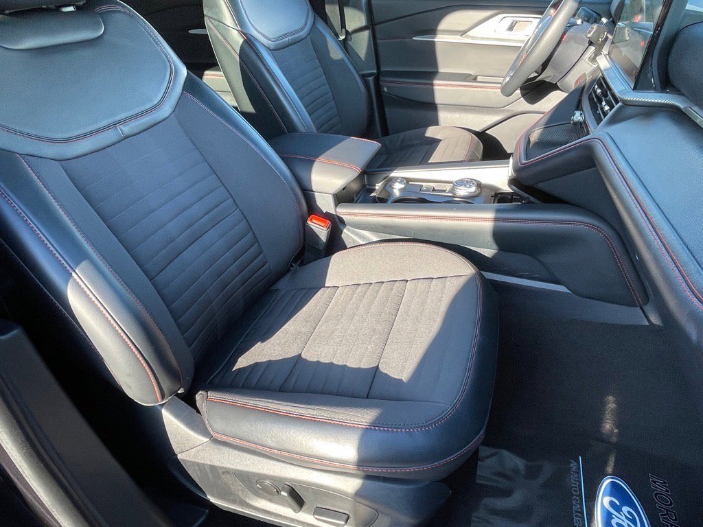 Certified 2025 Ford Explorer ST-Line w/ ST-Line Street Pack image 11