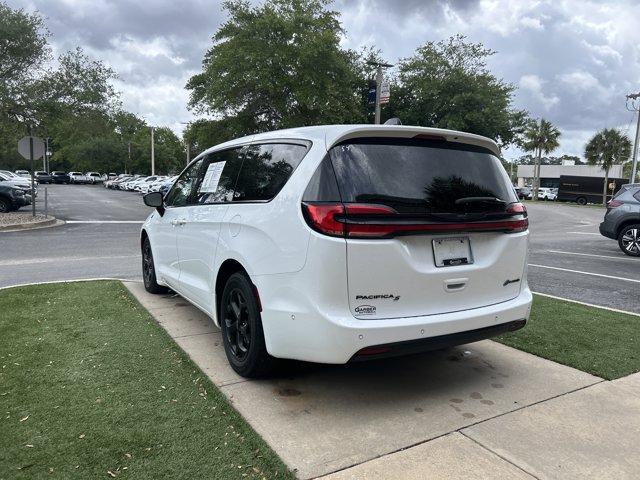 Used 2024 Chrysler Pacifica Limited FWD image 10