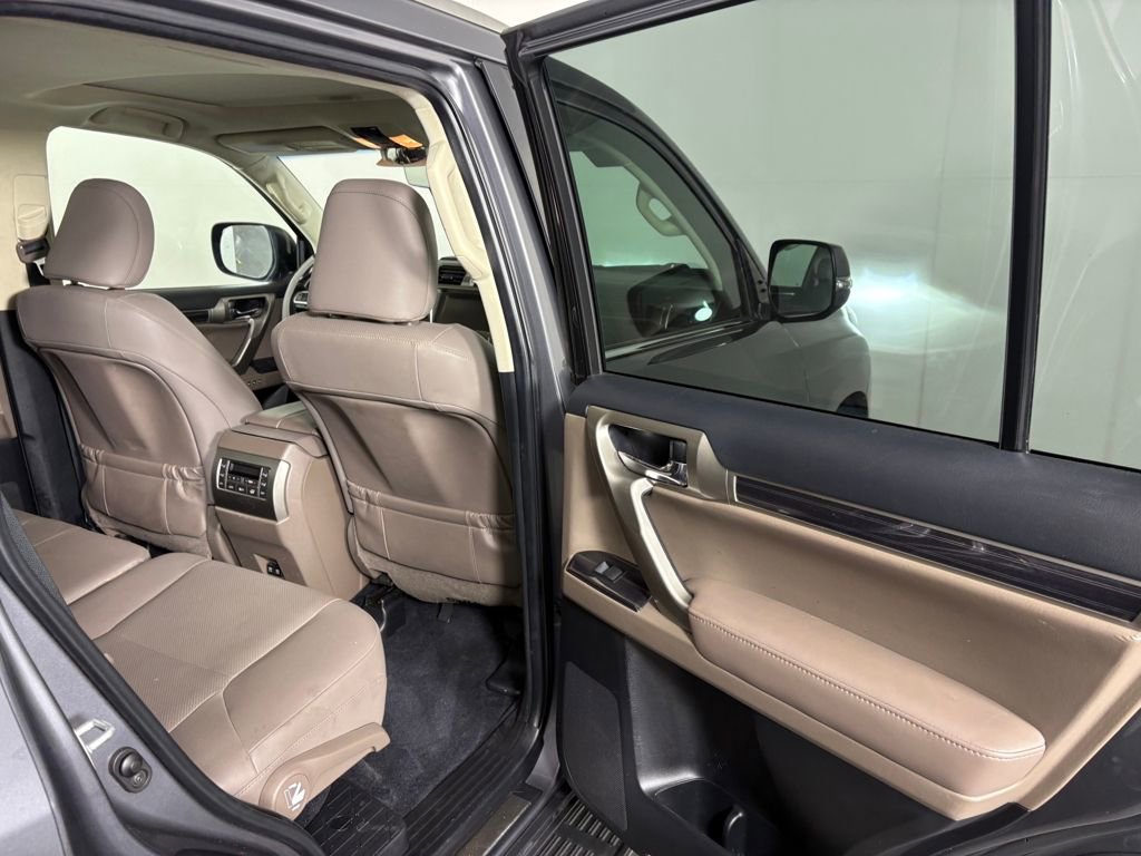 Used 2020 Lexus GX 460 Premium image 34