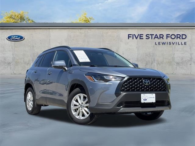 Used 2023 Toyota Corolla Cross LE image 1
