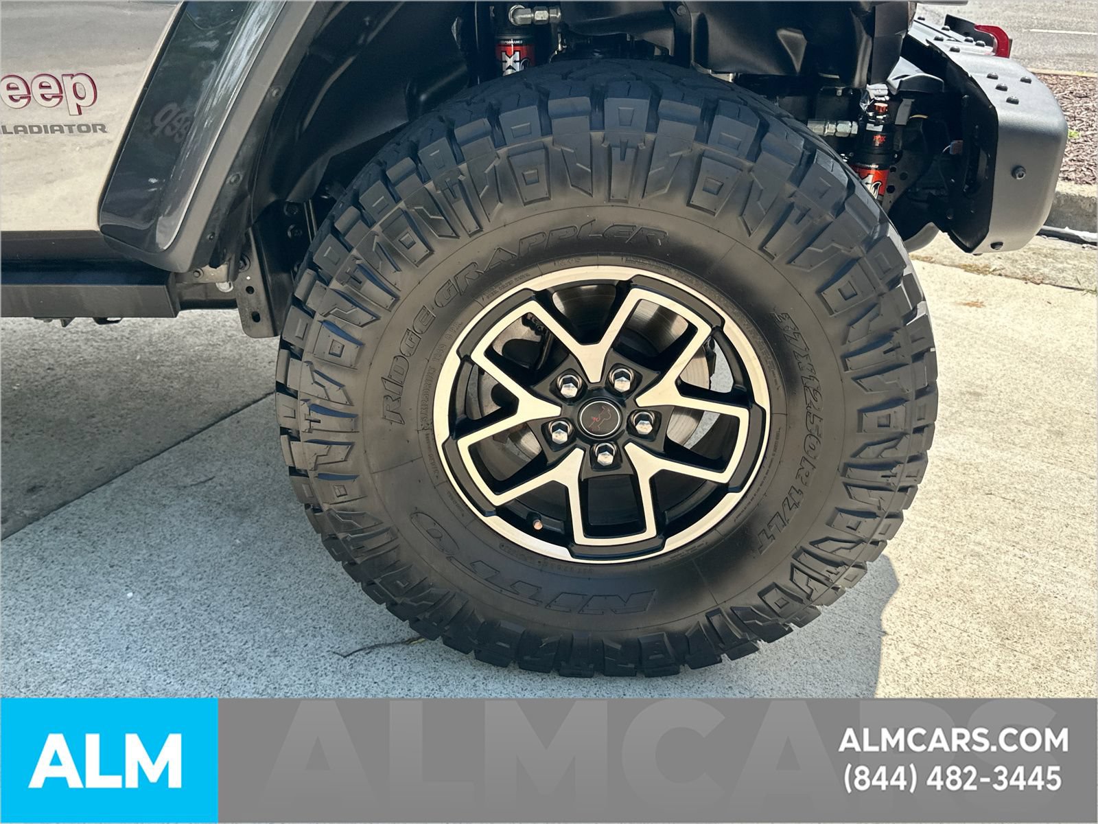 Used 2025 Jeep Gladiator Rubicon AWD/4WD image 14