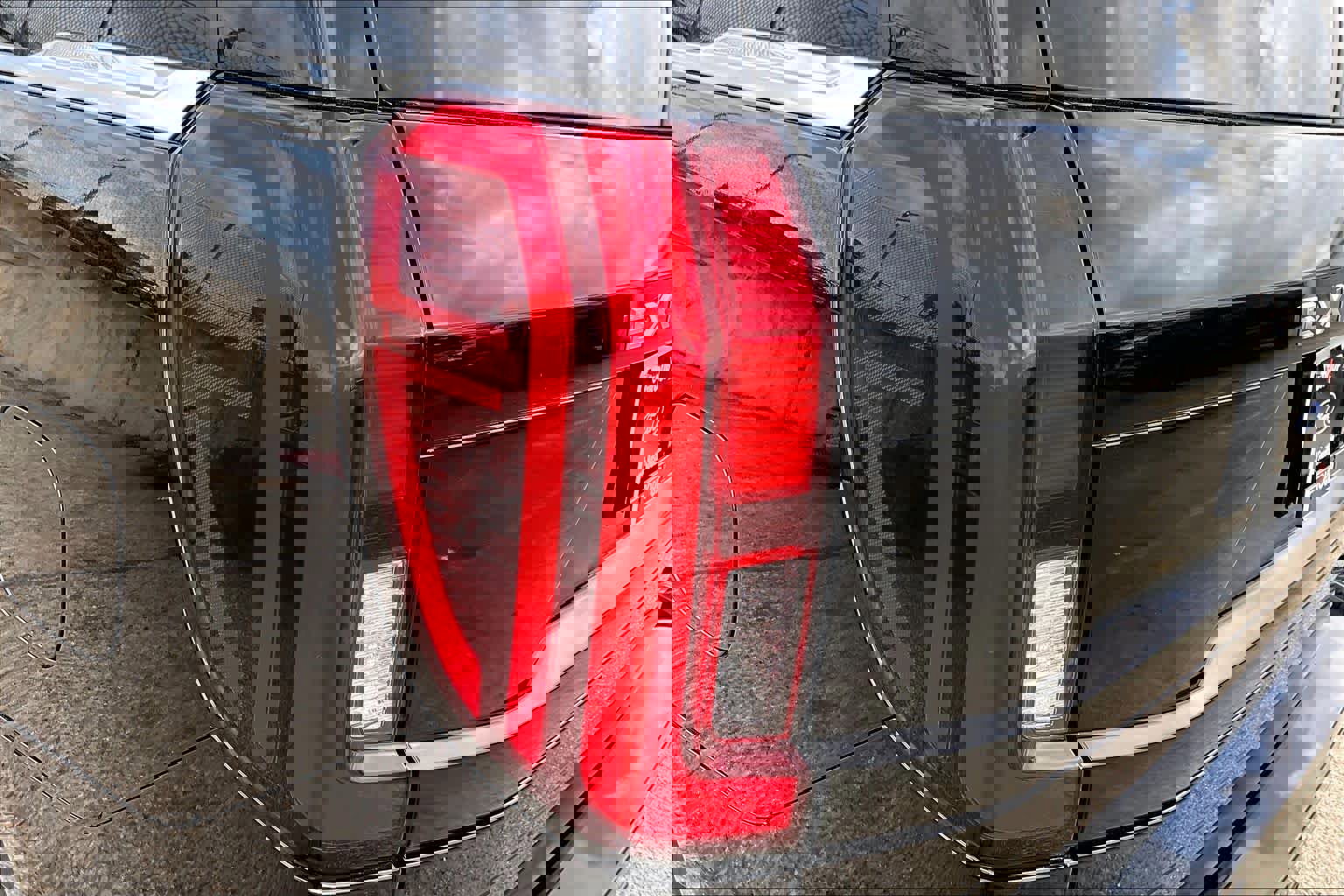 Certified 2025 Ford Expedition Active image 27