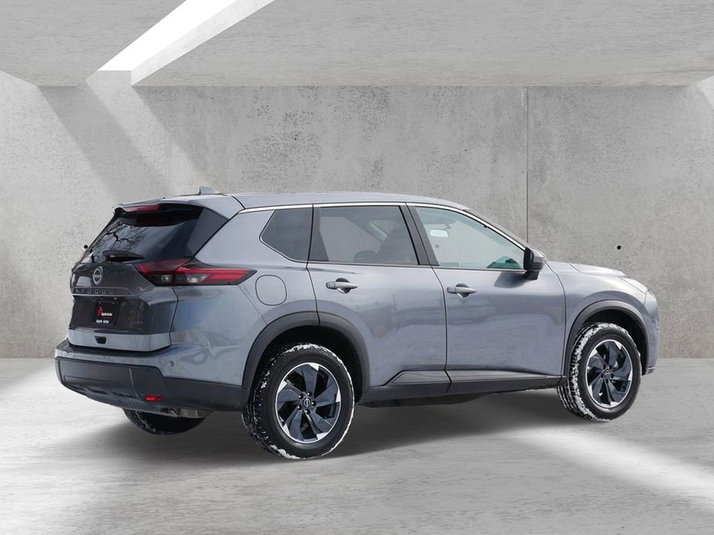 Used 2025 Nissan Rogue SV image 3