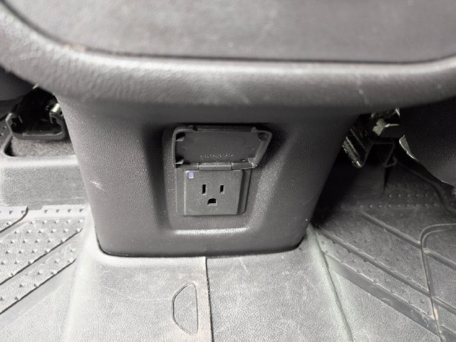 Used 2023 Chevrolet Equinox RS FWD image 28