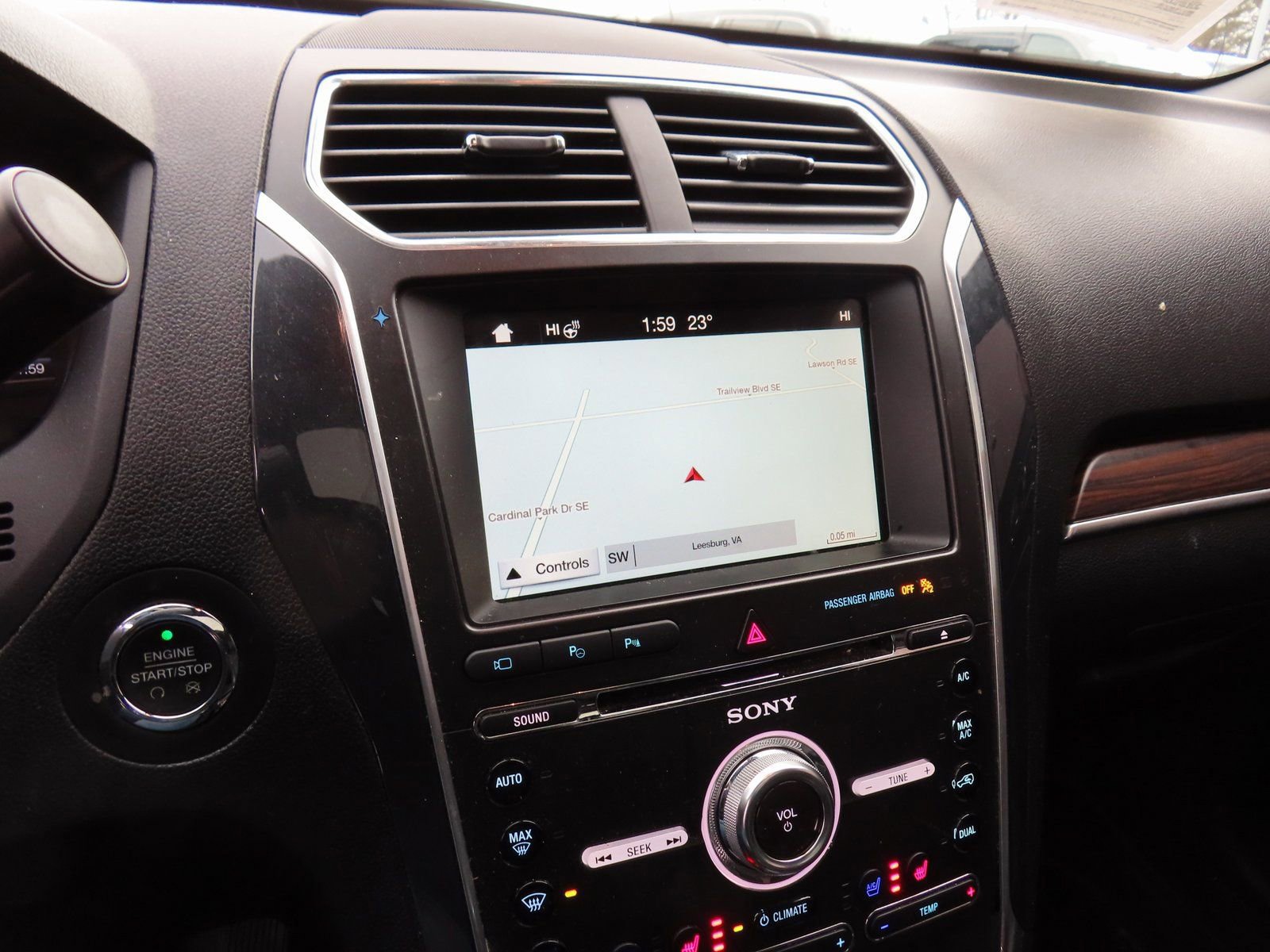 Certified 2018 Ford Explorer Limited w/ Equipment Group 301A image 17