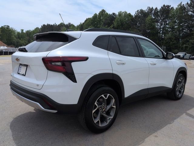 Used 2025 Chevrolet Trax LT w/ LT Convenience Package image 4