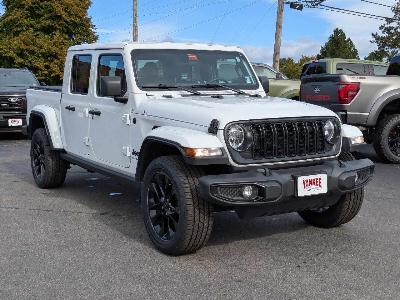 Used 2024 Jeep Gladiator Sport AWD/4WD image 1