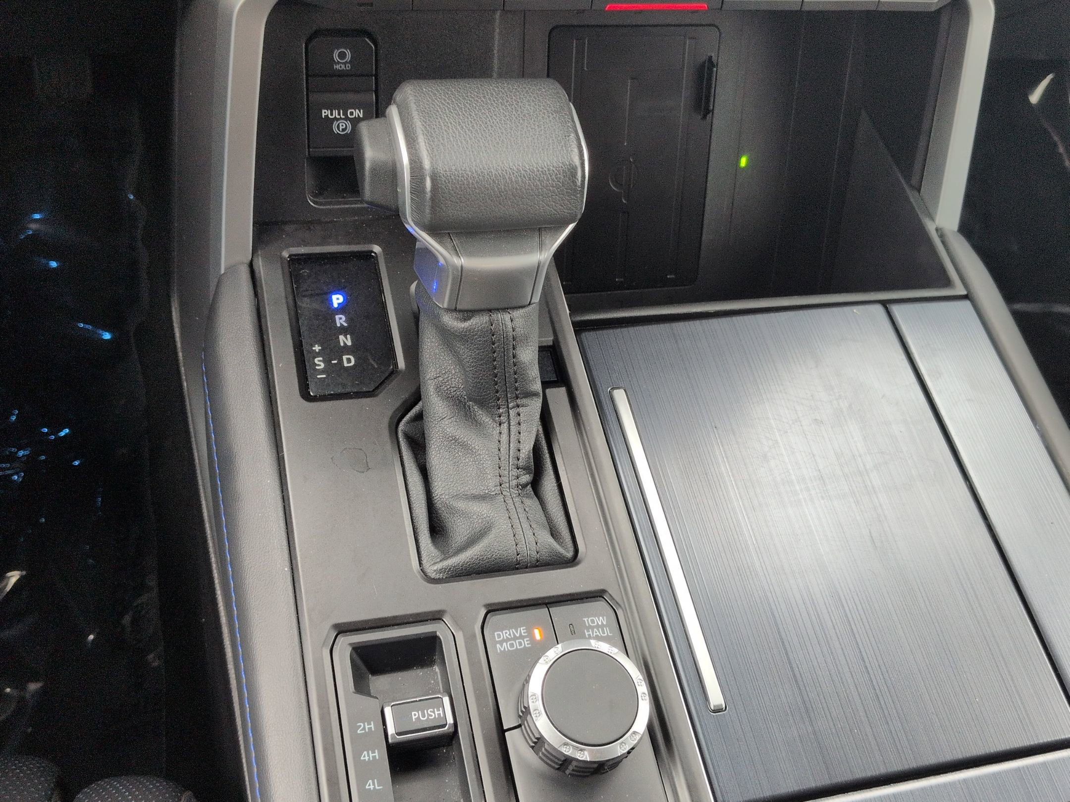Used 2024 Toyota Tundra Platinum AWD/4WD image 27