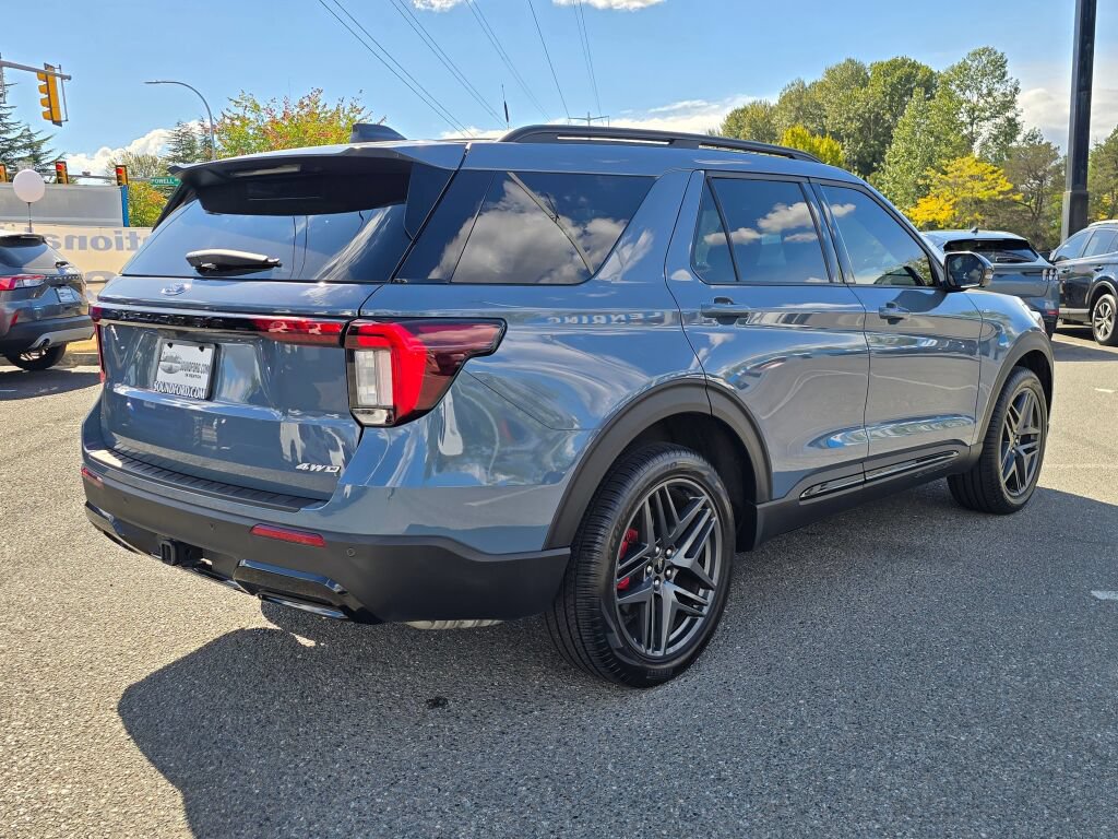 Certified 2025 Ford Explorer ST-Line w/ Premium Package AWD/4WD image 6