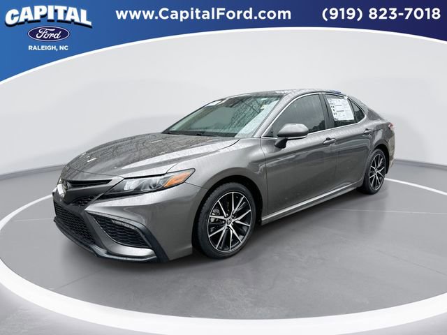 Used 2023 Toyota Camry SE image 1