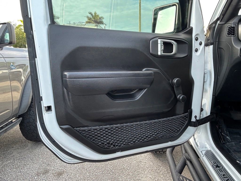 Used 2022 Jeep Wrangler Sport AWD/4WD image 30