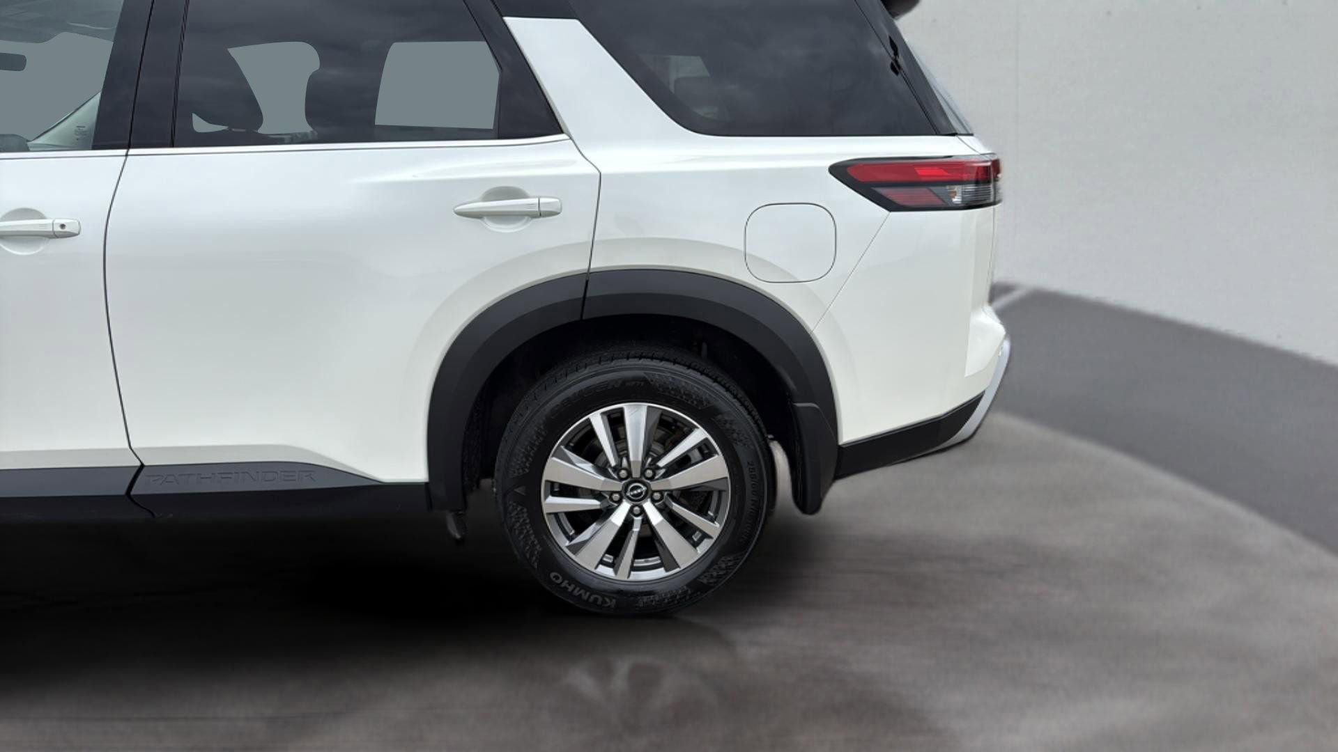 Used 2024 Nissan Pathfinder SL image 24