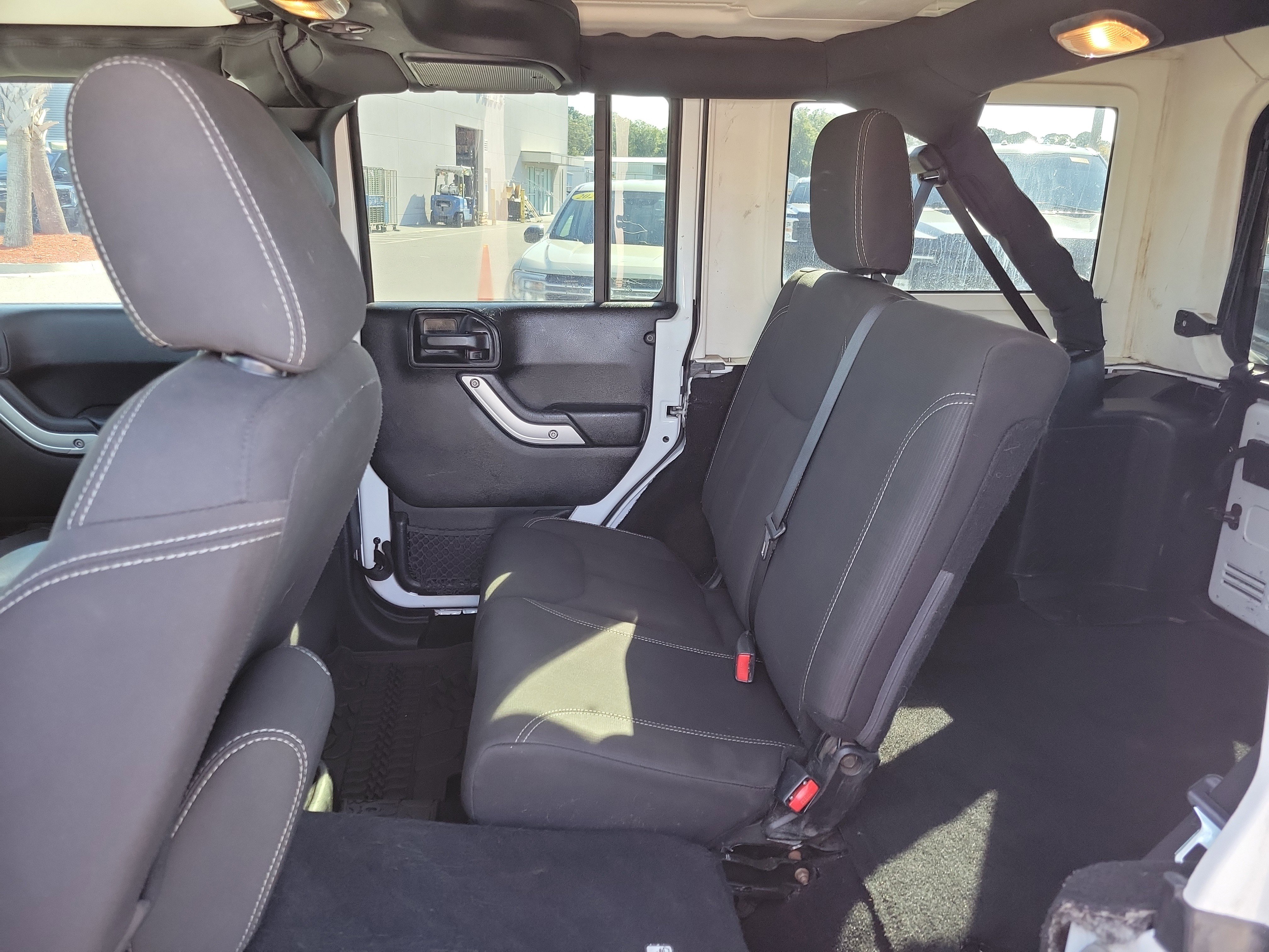 Used 2017 Jeep Wrangler Unlimited Sahara w/ Max Tow Package image 21