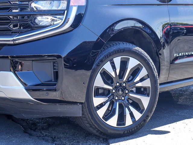 Certified 2025 Ford Expedition Platinum w/ Driver's Package AWD/4WD image 3