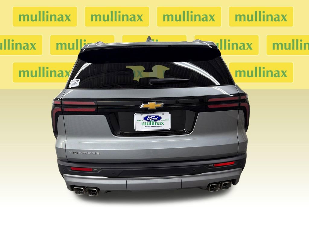 Used 2026 Chevrolet Traverse LT FWD image 7