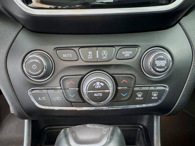 Used 2021 Jeep Cherokee Limited AWD/4WD image 34