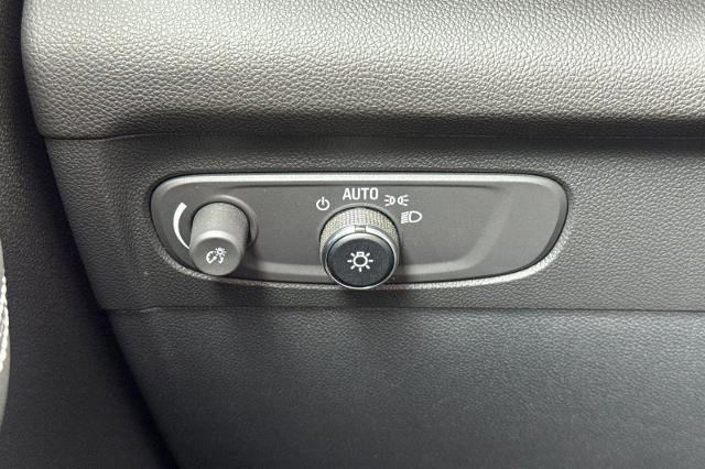 Used 2023 Buick Envision Essence w/ Sport Touring Package image 31