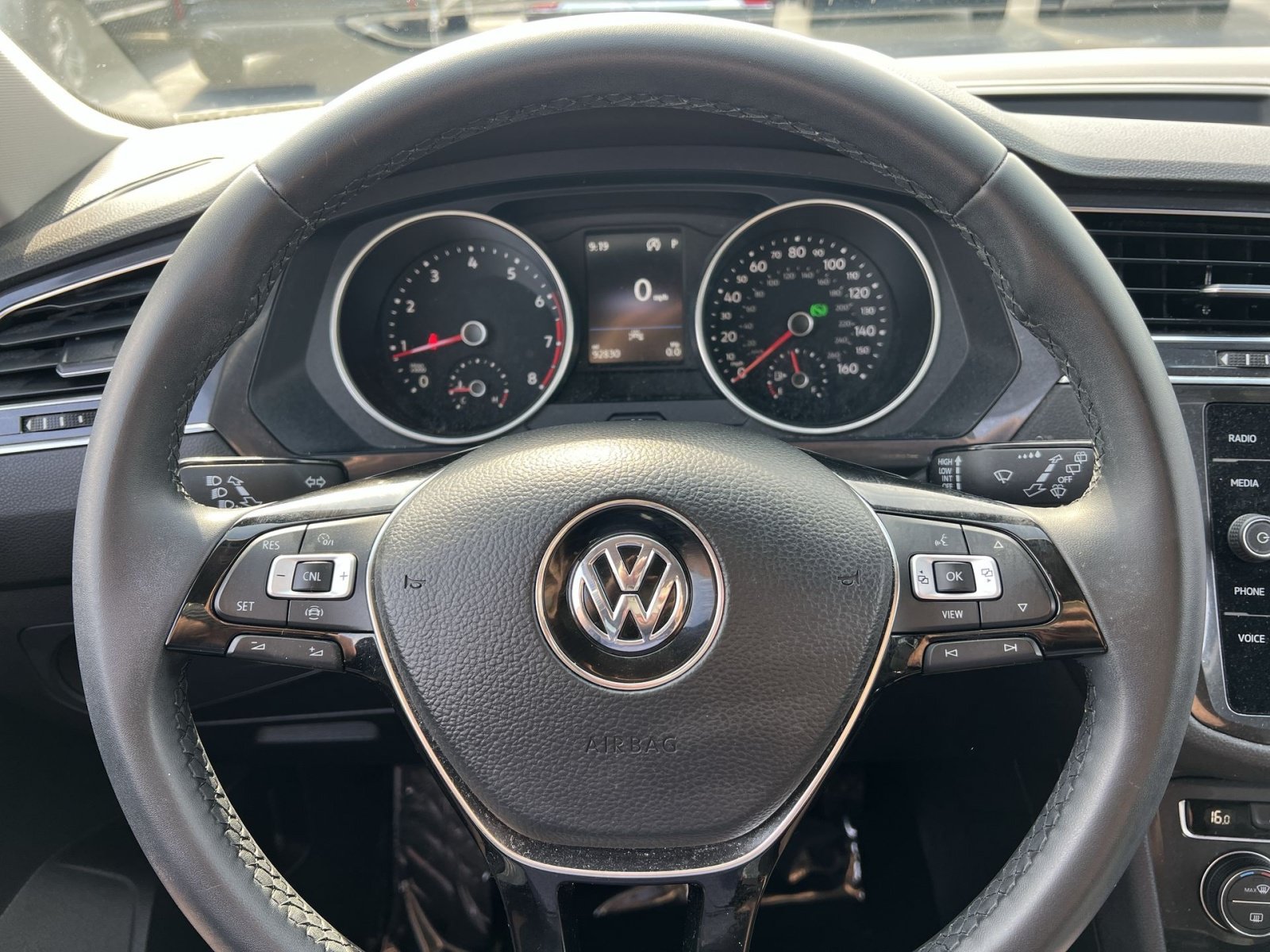 Used 2020 Volkswagen Tiguan SE AWD/4WD image 16