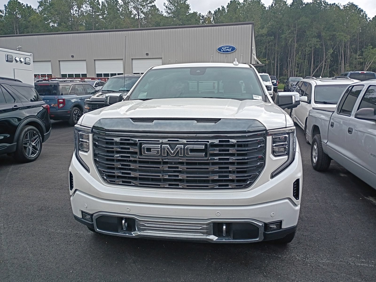 Used 2024 GMC Sierra 1500 Denali Ultimate AWD/4WD image 7