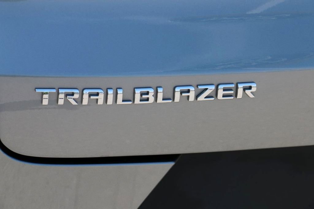 Used 2026 Chevrolet TrailBlazer LT w/ Driver Confidence Package FWD image 8