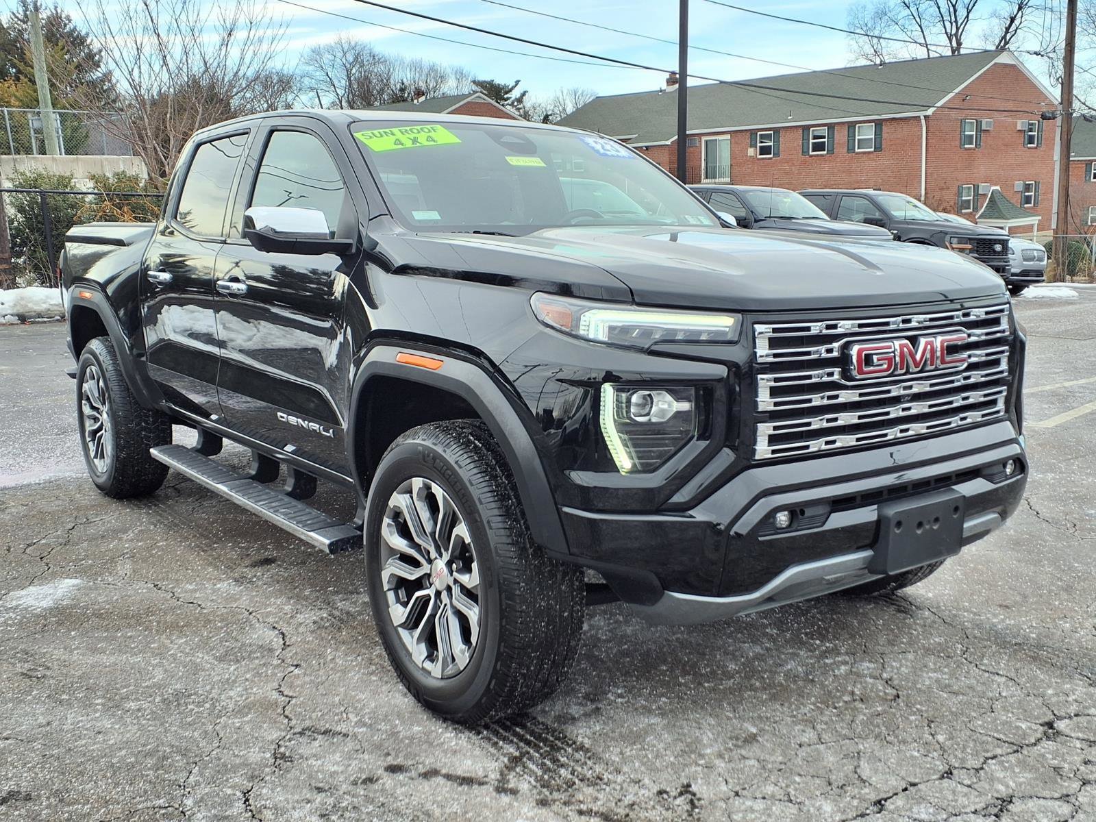 Used 2023 GMC Canyon Denali image 7
