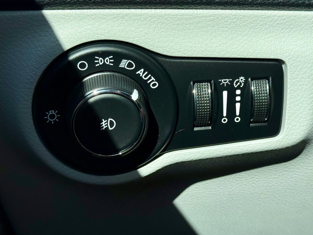 Used 2020 Jeep Compass Limited AWD/4WD image 26