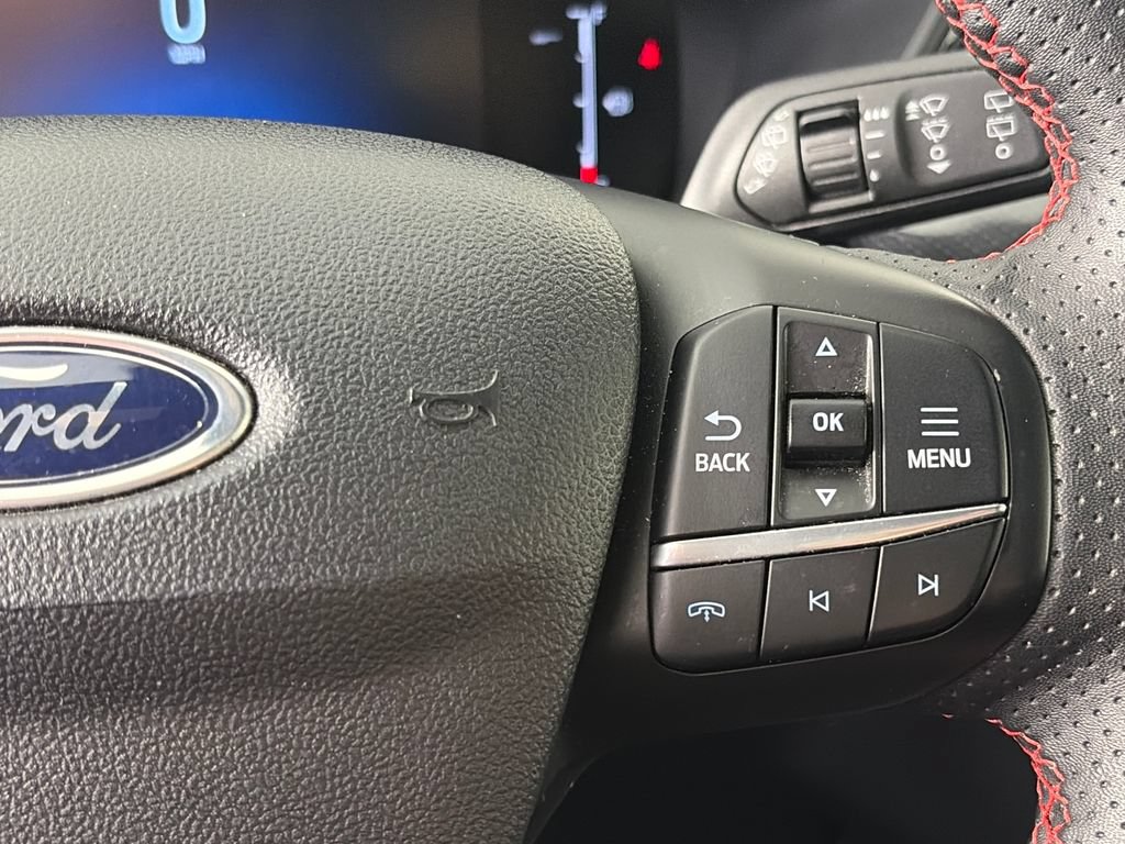 Certified 2025 Ford Escape ST-Line Select AWD/4WD image 18