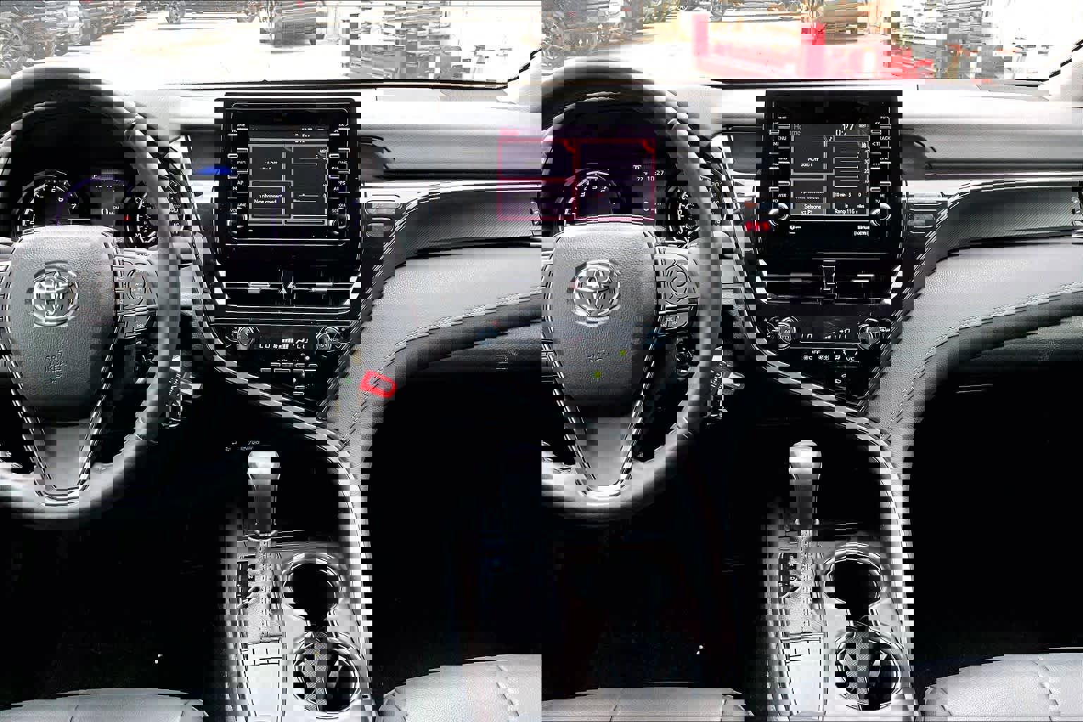 Used 2023 Toyota Camry SE FWD image 11