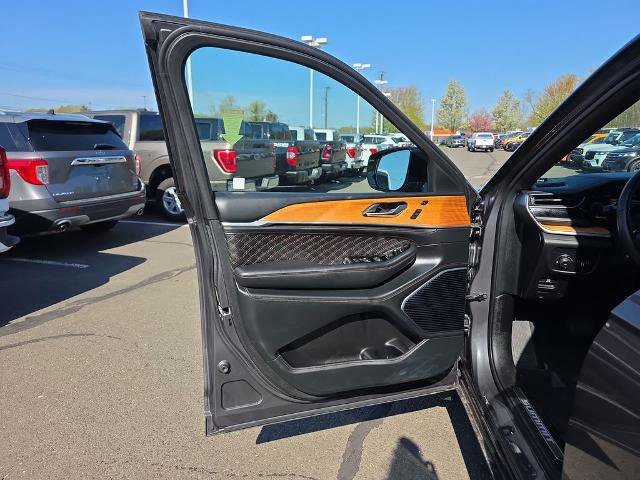 Used 2023 Jeep Grand Cherokee L Summit AWD/4WD image 20