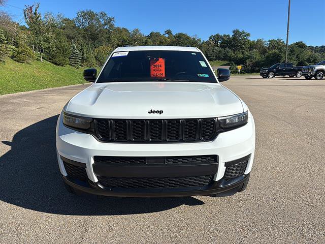 Used 2024 Jeep Grand Cherokee L Altitude AWD/4WD image 7