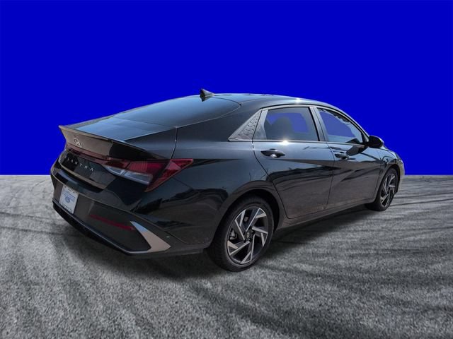 Used 2025 Hyundai Elantra Sport FWD image 4