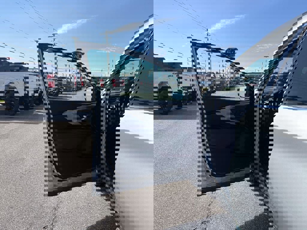 Used 2018 Nissan Murano SV w/ Premium Package image 11