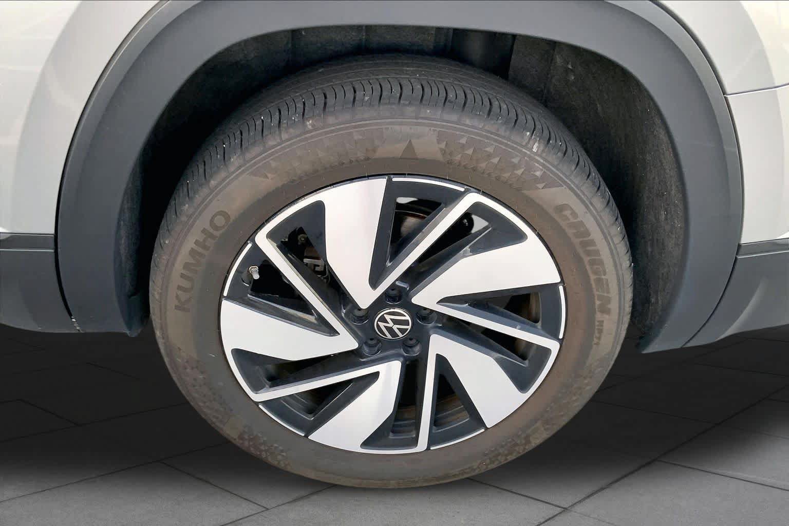 Used 2026 Volkswagen Atlas SE FWD image 9