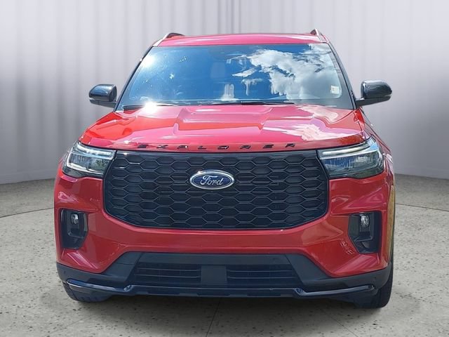Certified 2025 Ford Explorer ST-Line AWD/4WD image 8