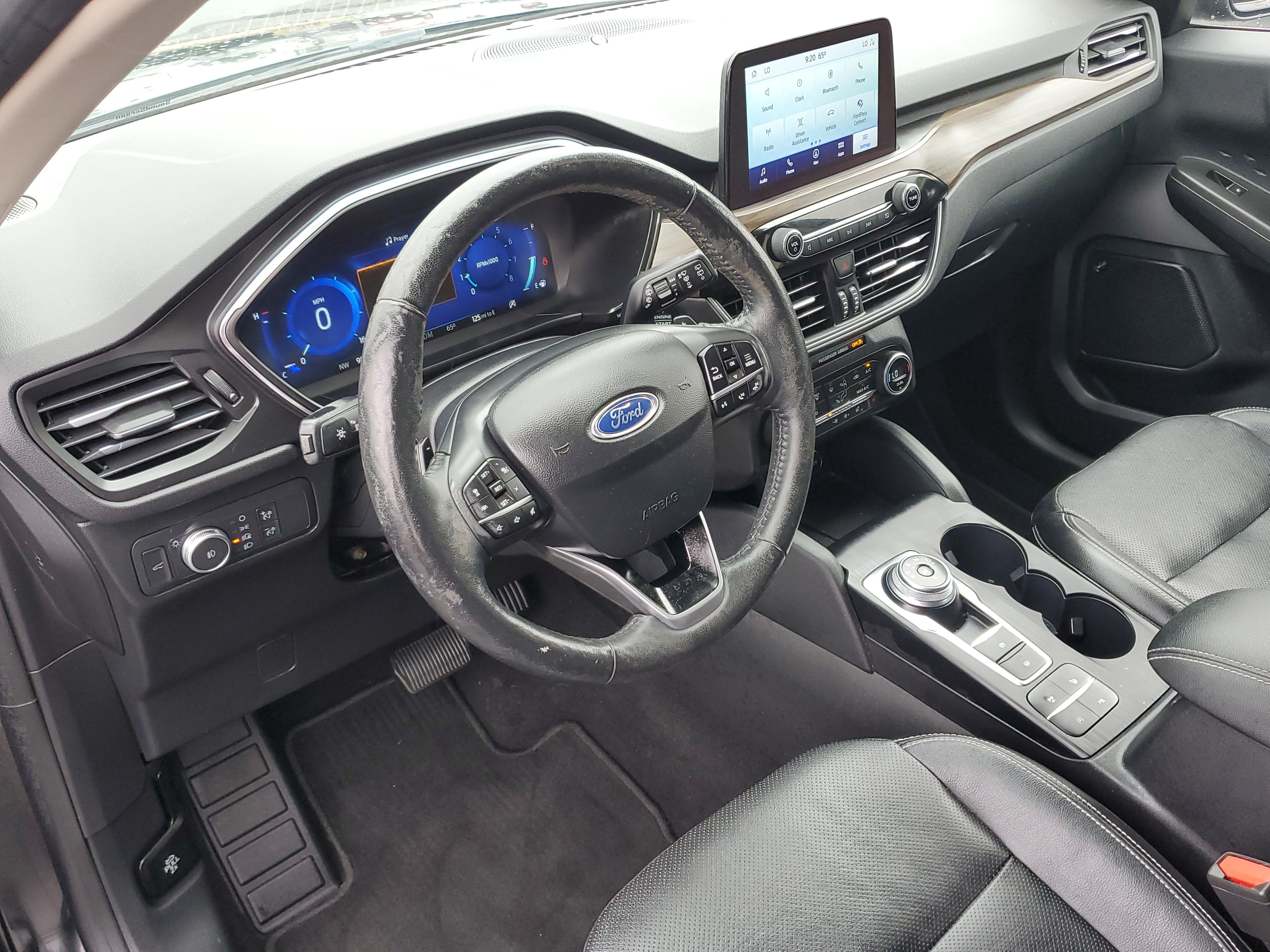 Certified 2020 Ford Escape Titanium AWD/4WD image 19